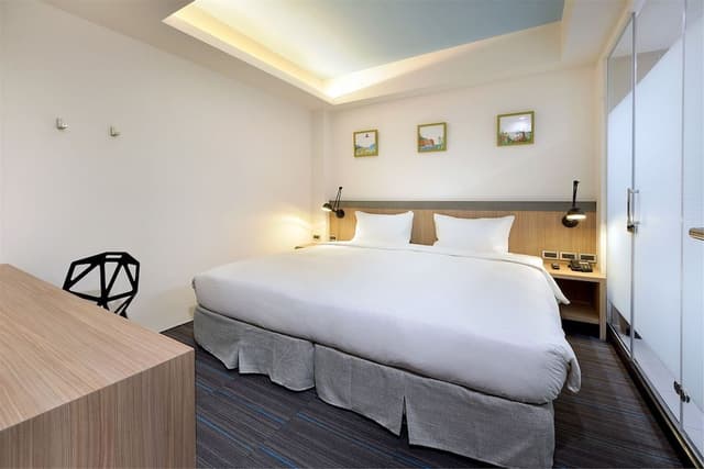 Standard Double Room, No Windows