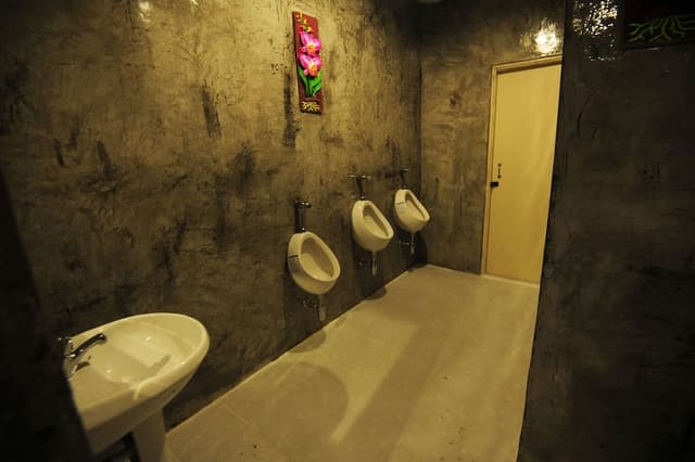 Basic Shared Dormitory, Men only