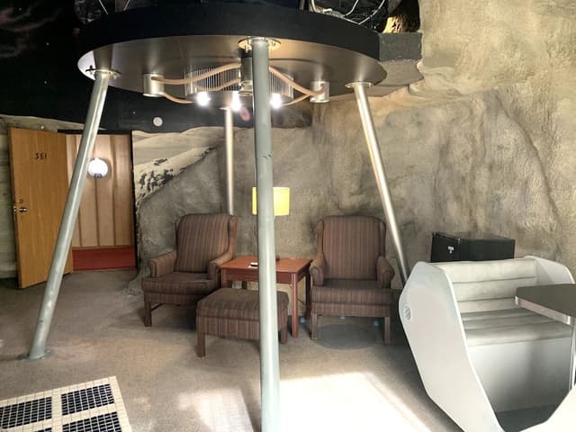 Tranquility Base#2, 1 King Circle Bed (Downstairs)