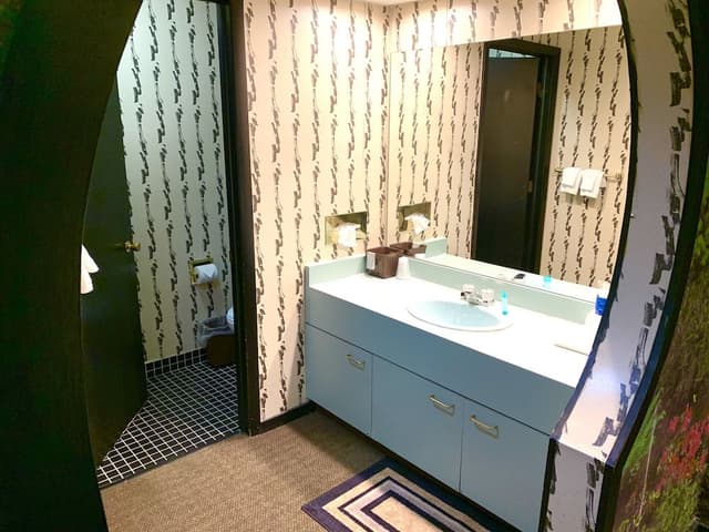 Geisha Garden, 1 Queen Bed (2nd Floor)