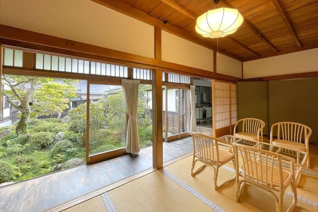 Family Room, Non Smoking, Shared Bathroom (1F)