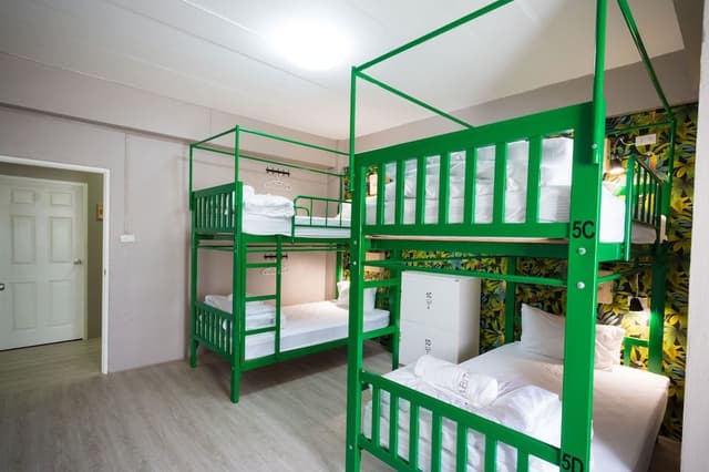 4 Bed Mixed Dorm Room