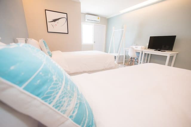 Standard Twin Room with Balcony