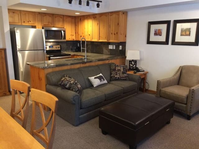 Deluxe Townhome, 3 Bedrooms, Balcony (Unit 19)