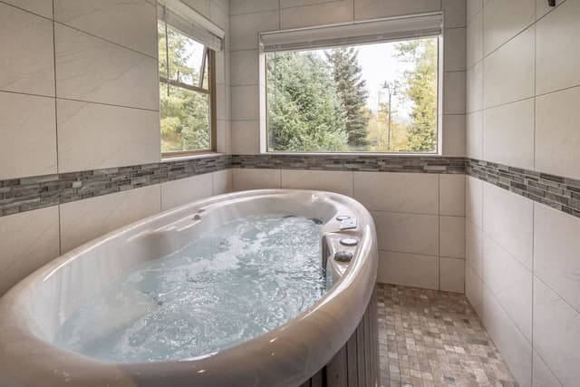 Deluxe Townhome, 2 Bedrooms, Patio (Unit 31)