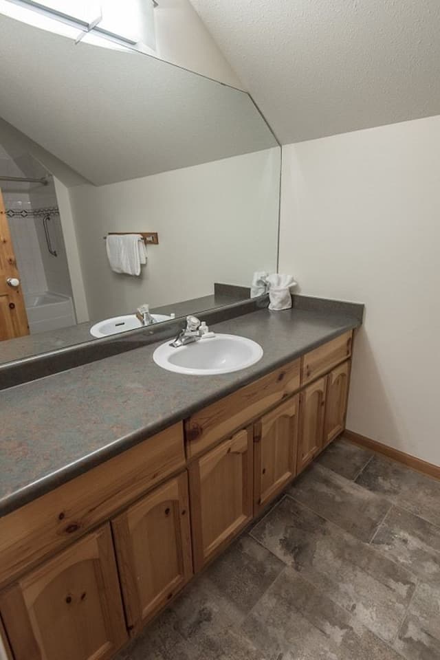 Townhome, 3 Bedrooms with Balcony (Unit 20)