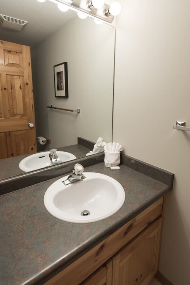 Townhome, 3 Bedrooms with Balcony (Unit 26 B)