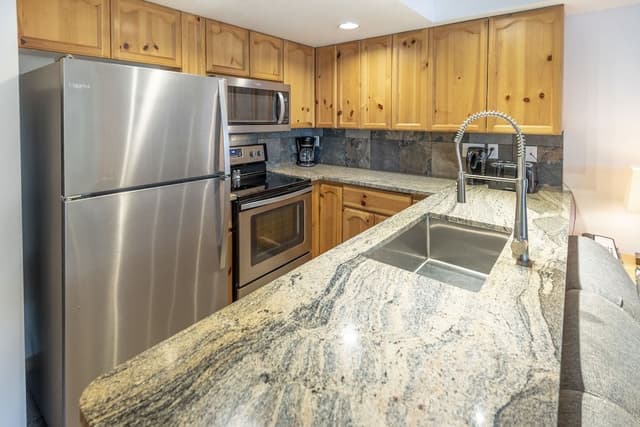 Deluxe Townhome, 3 Bedrooms, Balcony (Unit 19)