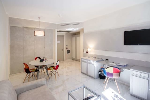 Suite, 1 Queen Bed, Non Smoking, Annex Building (with Sofabed)