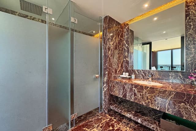 Presidential Suite, 1 Double Bed, Bathtub, Ocean View