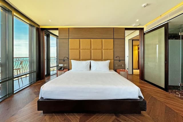Presidential Suite, 1 Double Bed, Bathtub, Ocean View