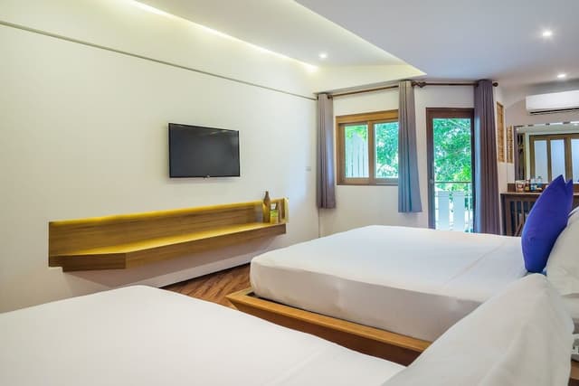 Deluxe Family Room