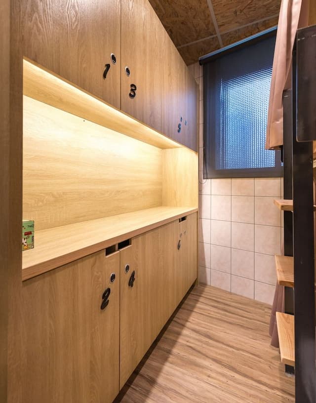 Poshpacker Single Bed in Mixed Dormitory (Multiple people shared)