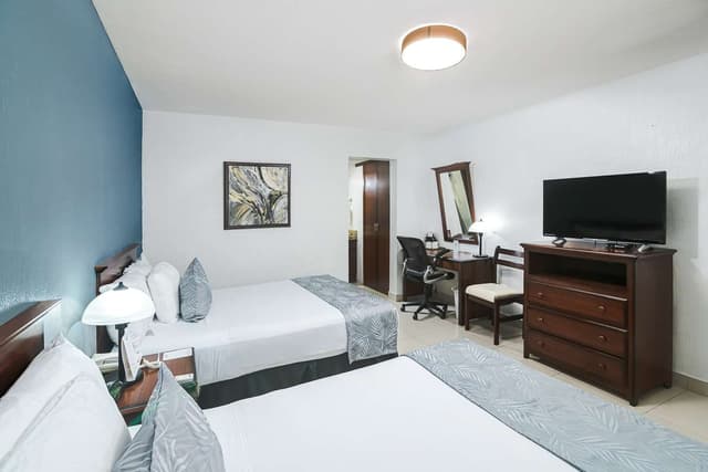 2 Double Beds, Non-Smoking