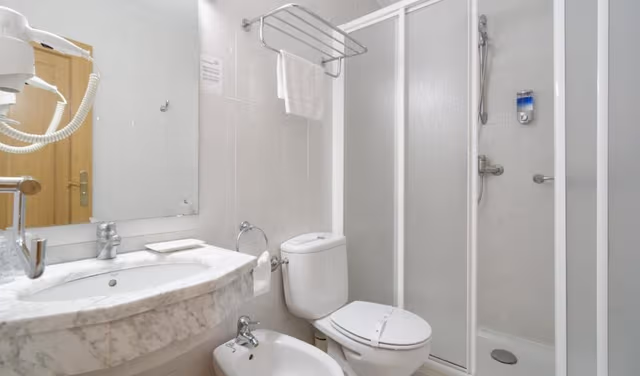 Double Room - Exterior Facing