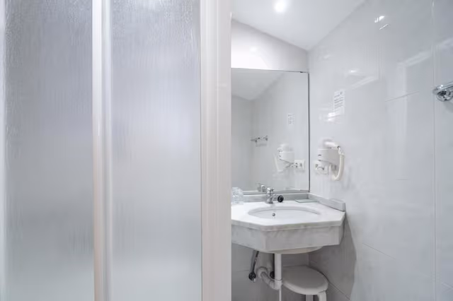 Double Room - Exterior Facing