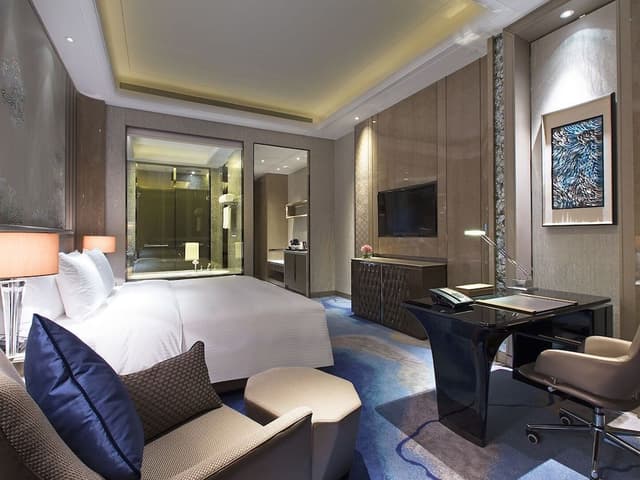 Deluxe Room, 1 King Bed, Sea View