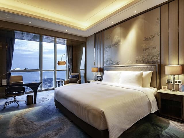 Deluxe Room, 1 King Bed, Sea View