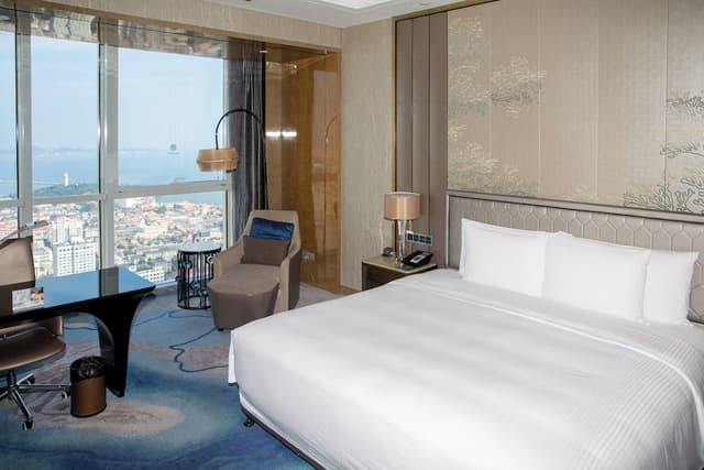 Deluxe Room, 1 King Bed, Sea View
