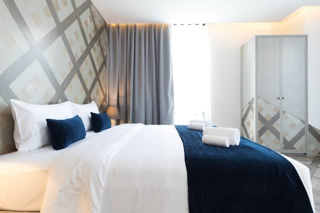 Premier Corner Room