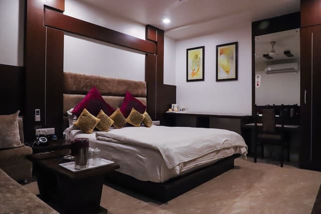 Royal Double Room, 1 King Bed, Non Smoking