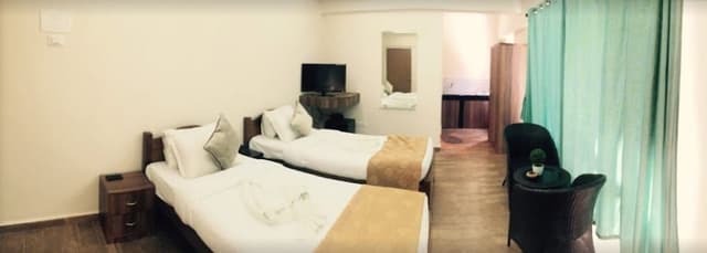 Deluxe Double Room, Smoking, Garden View