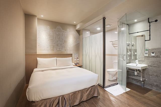 Economy Double Room