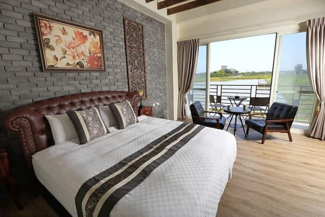 Deluxe Double Room, Non Smoking (101)