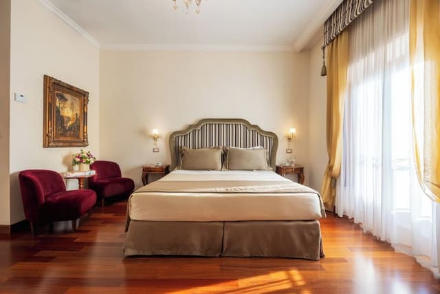 Deluxe Double Room, City View