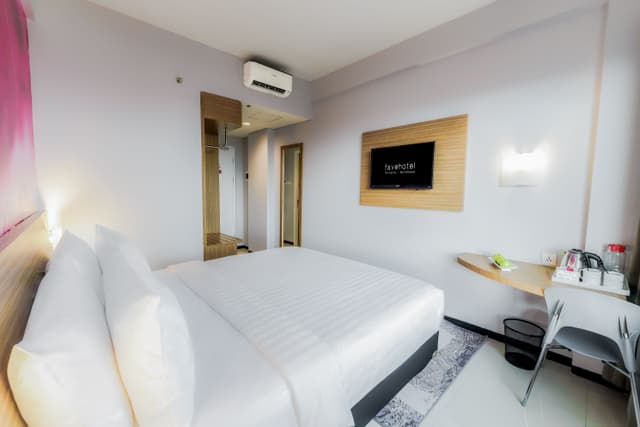 Deluxe Room Room Only