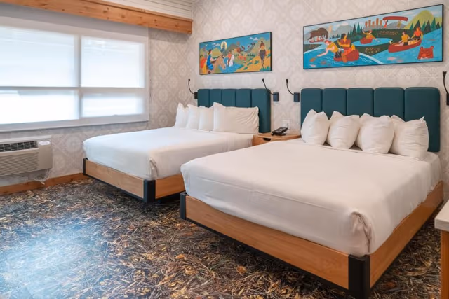 Superior Hotel Room, 2 Queens