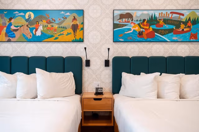 Superior Hotel Room, 2 Queens