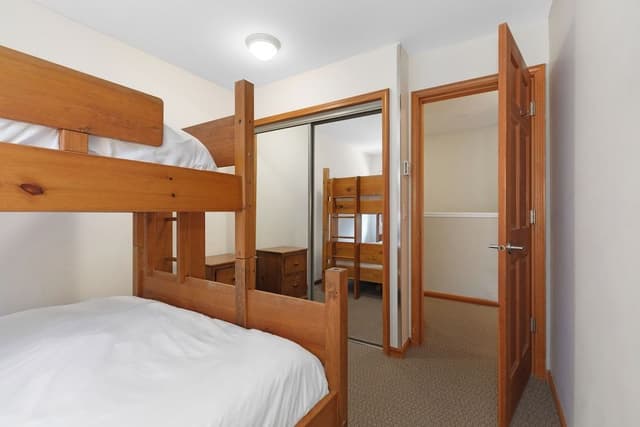 Condo, 2 Bedrooms (Unit 52)