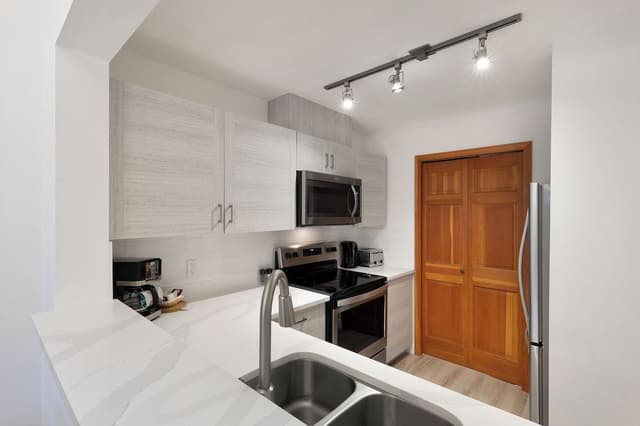 Condo, 2 Bedrooms (Unit 82)