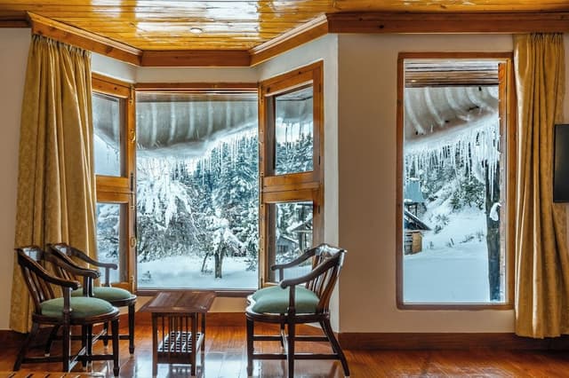 Junior Suite - River View / Mountain View
