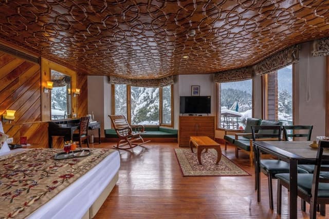 Deluxe Suite - River View