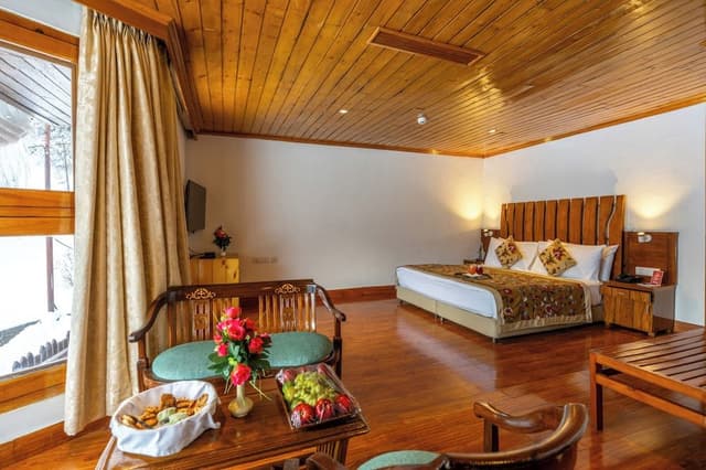 Junior Suite - River View / Mountain View