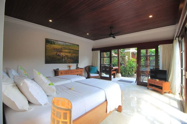 Deluxe Suite, Garden View, Poolside