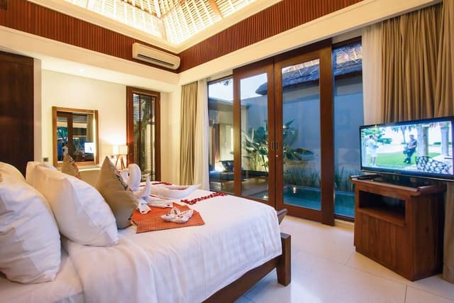 Premier Villa, 1 King Bed, Private Pool, Garden Area