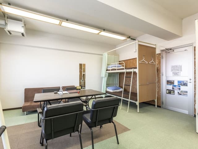 Family Room, Non Smoking, Shared Bathroom