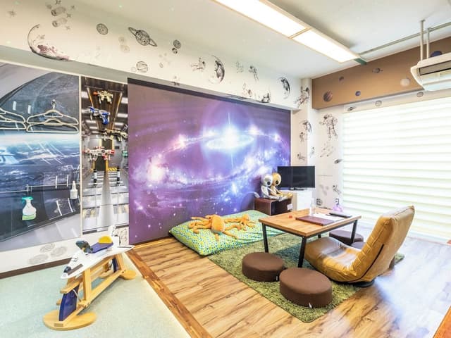 Deluxe Room, Non Smoking, Shared Bathroom