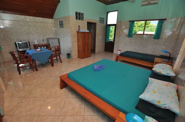 Superior Room, 1 Bedroom, Partial Ocean View, Garden Area