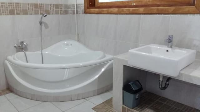 Superior Room, 1 Bedroom, Partial Ocean View, Garden Area