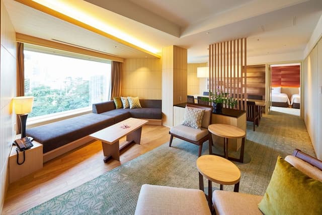 [Lounge Access] Ambassador Suite, Non Smoking