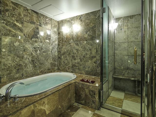 [Lounge Access] Ambassador Suite, Non Smoking