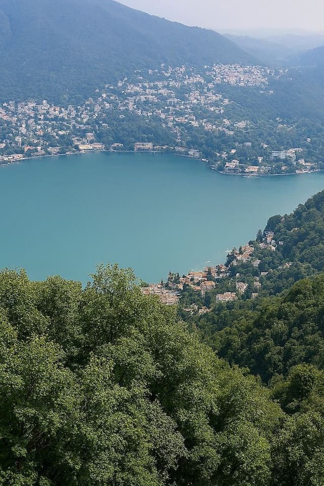 Classic Double Room, Lake View
