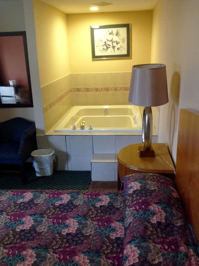 Economy Room, 2 Queen Beds, Non Smoking