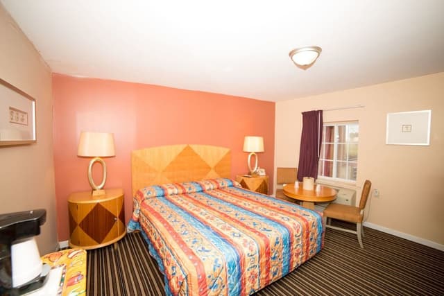 Room, 1 King Bed, Non Smoking