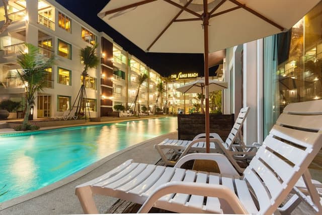 Deluxe Pool Access King or Twin Room