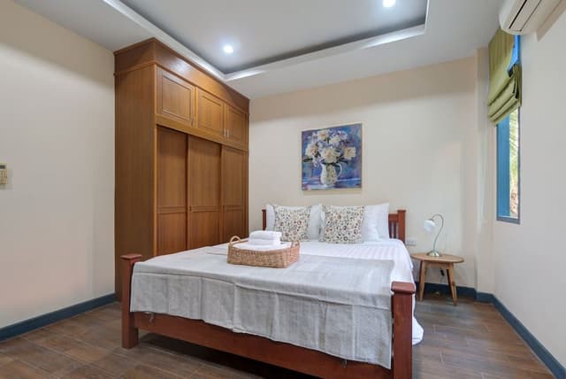 Deluxe Suite with Balcony 1